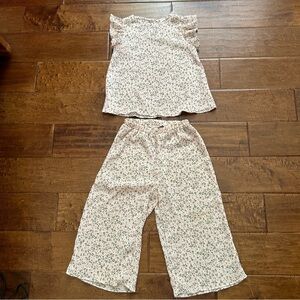 🔻🔻🔻Korean kids brand Roem Girls flower top and bottom set.